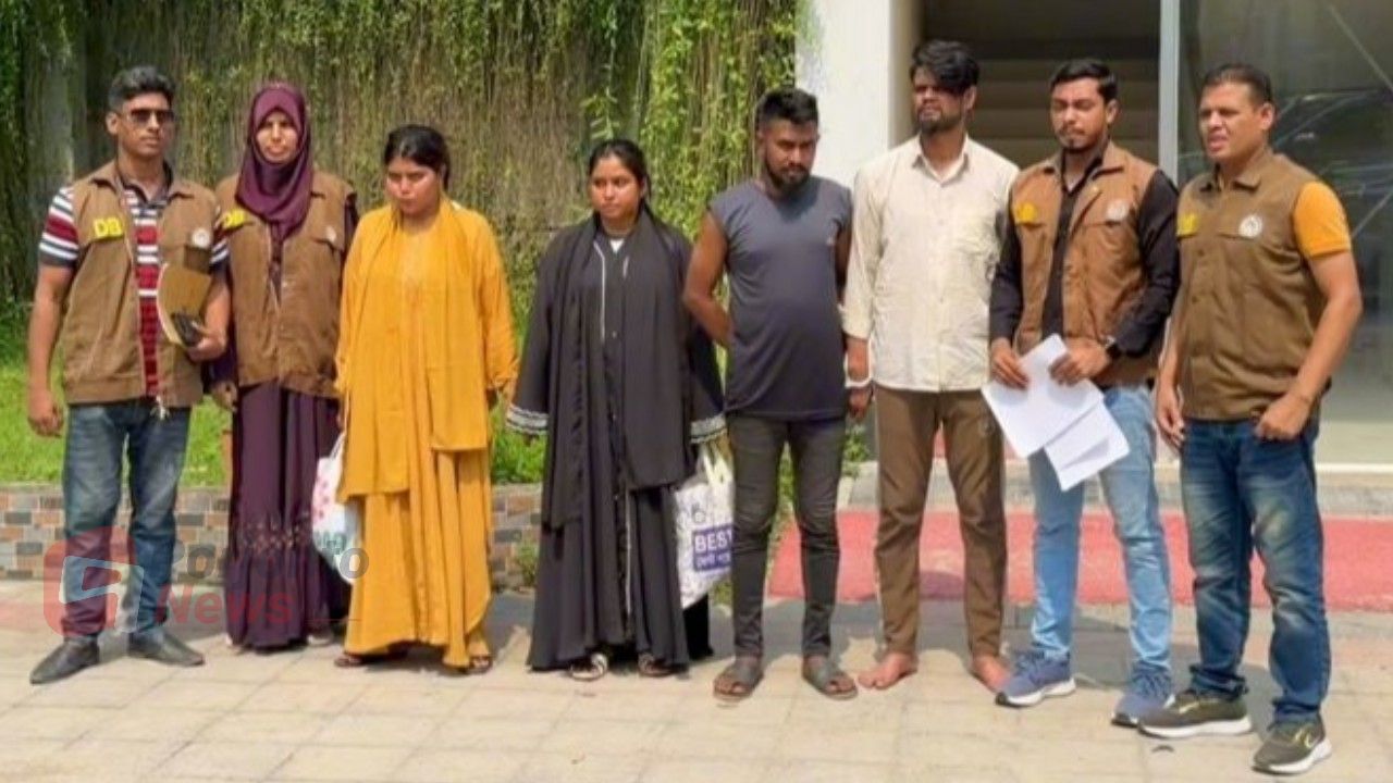 নরসিংদীতে ডিবির অভিযানে ‘হানি ট্র্যাপ’ চক্রের ৪ সদস্য গ্রেফতার