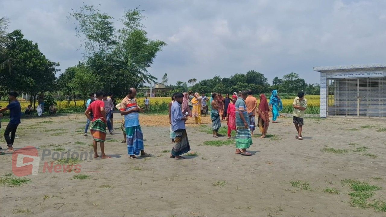 নরসিংদীতে ধর্মীয় তকমা দিয়ে জমি দখল: নেপথ্যে স্থানীয় প্রভাবশালী চক্র