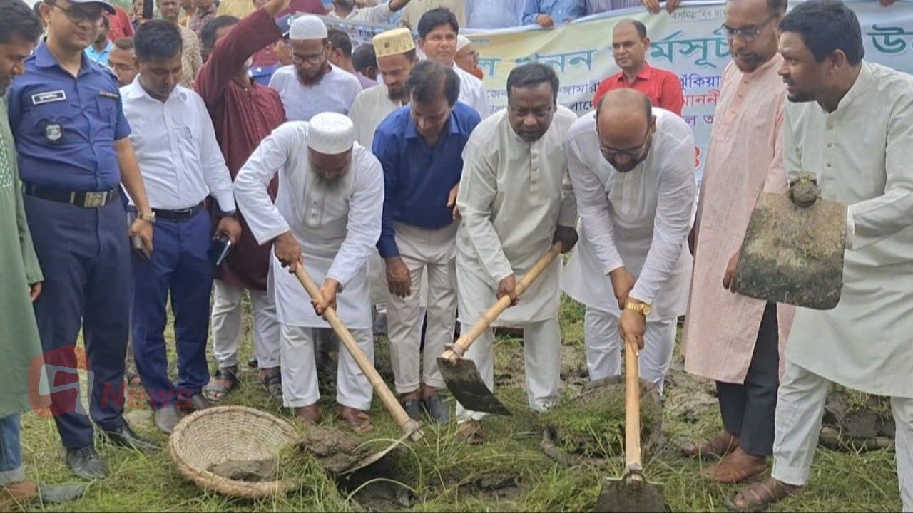 ভুরুঙ্গামারীতে খাল খনন কর্মসূচির উদ্বোধন