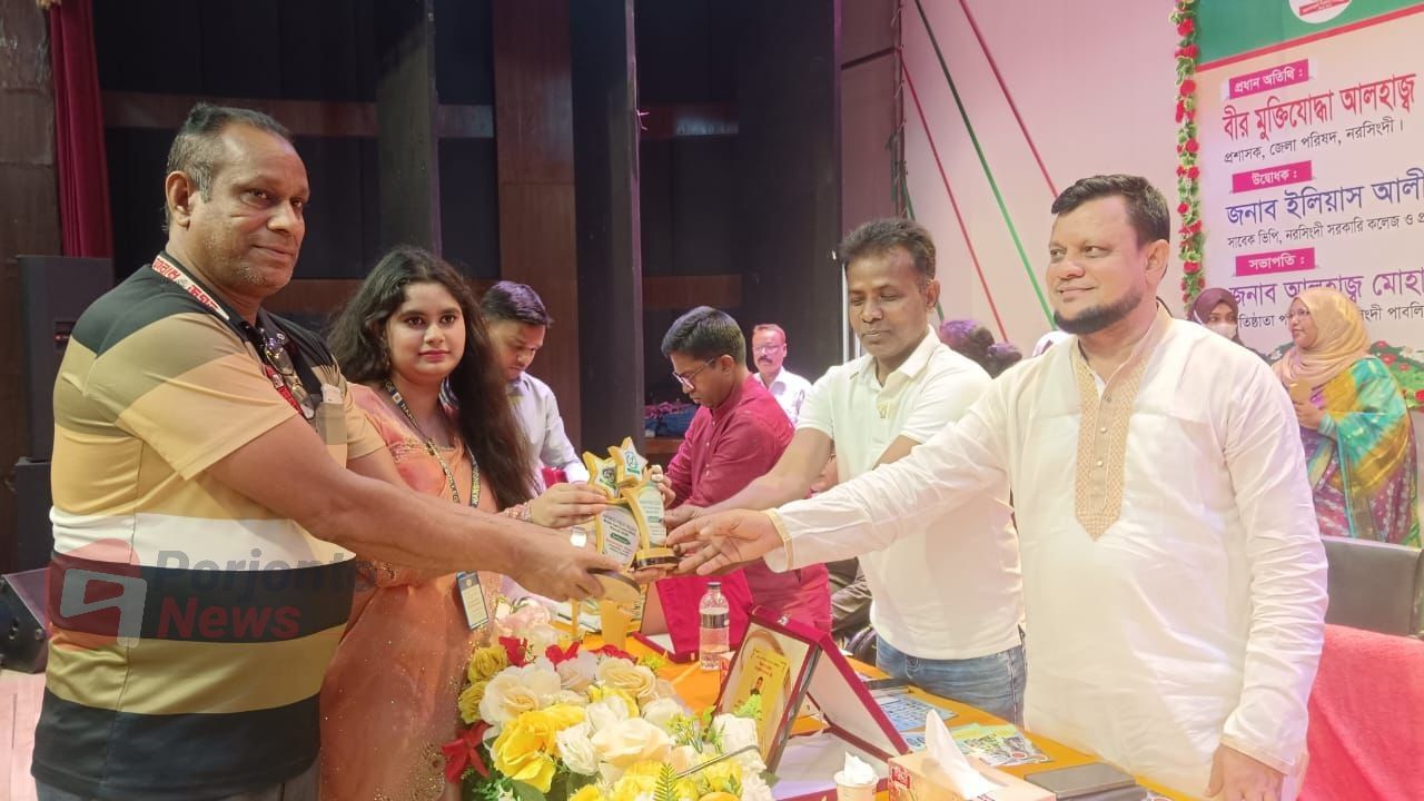 বিদায় অনুষ্ঠানে হ্যাটট্রিক সাফল্যে আলোচনায় সামিয়া সরকার